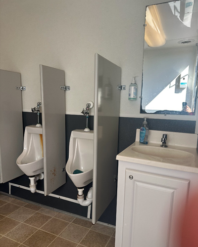 Men's Restroom Trailor Units